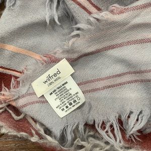 Wilfred half triangle scarf